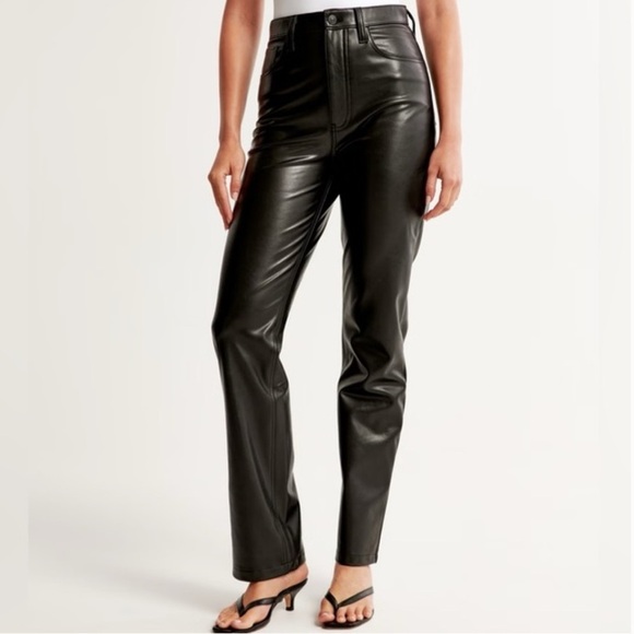 Abercrombie & Fitch Curvy Love Vegan Leather 90s Straight Pant Black Size 32 NWT - Picture 1 of 9